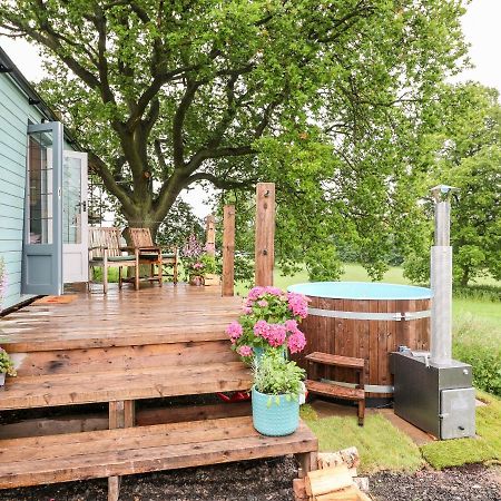 The Lazy Mare By The Water Villa Rugeley Exterior foto