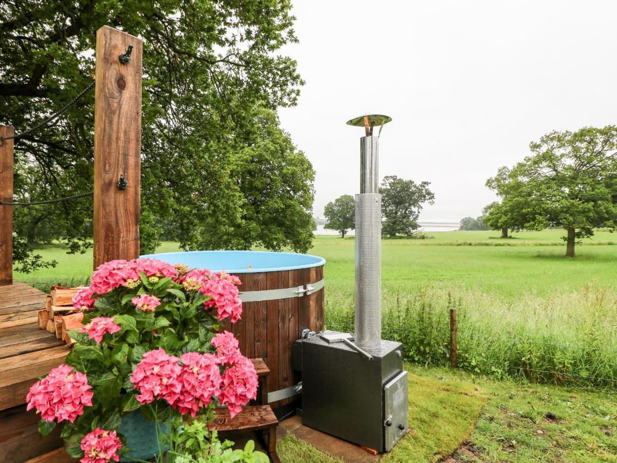 The Lazy Mare By The Water Villa Rugeley Exterior foto