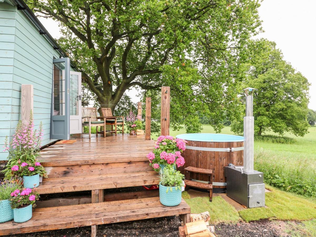 The Lazy Mare By The Water Villa Rugeley Exterior foto