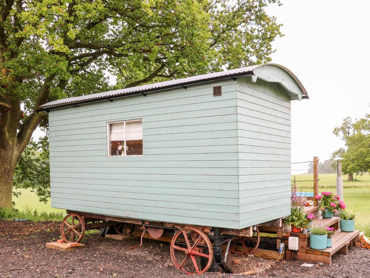 The Lazy Mare By The Water Villa Rugeley Exterior foto